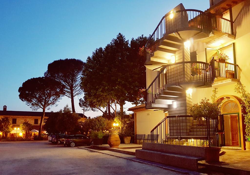 Hotel Villa Elda Асизи Екстериор снимка