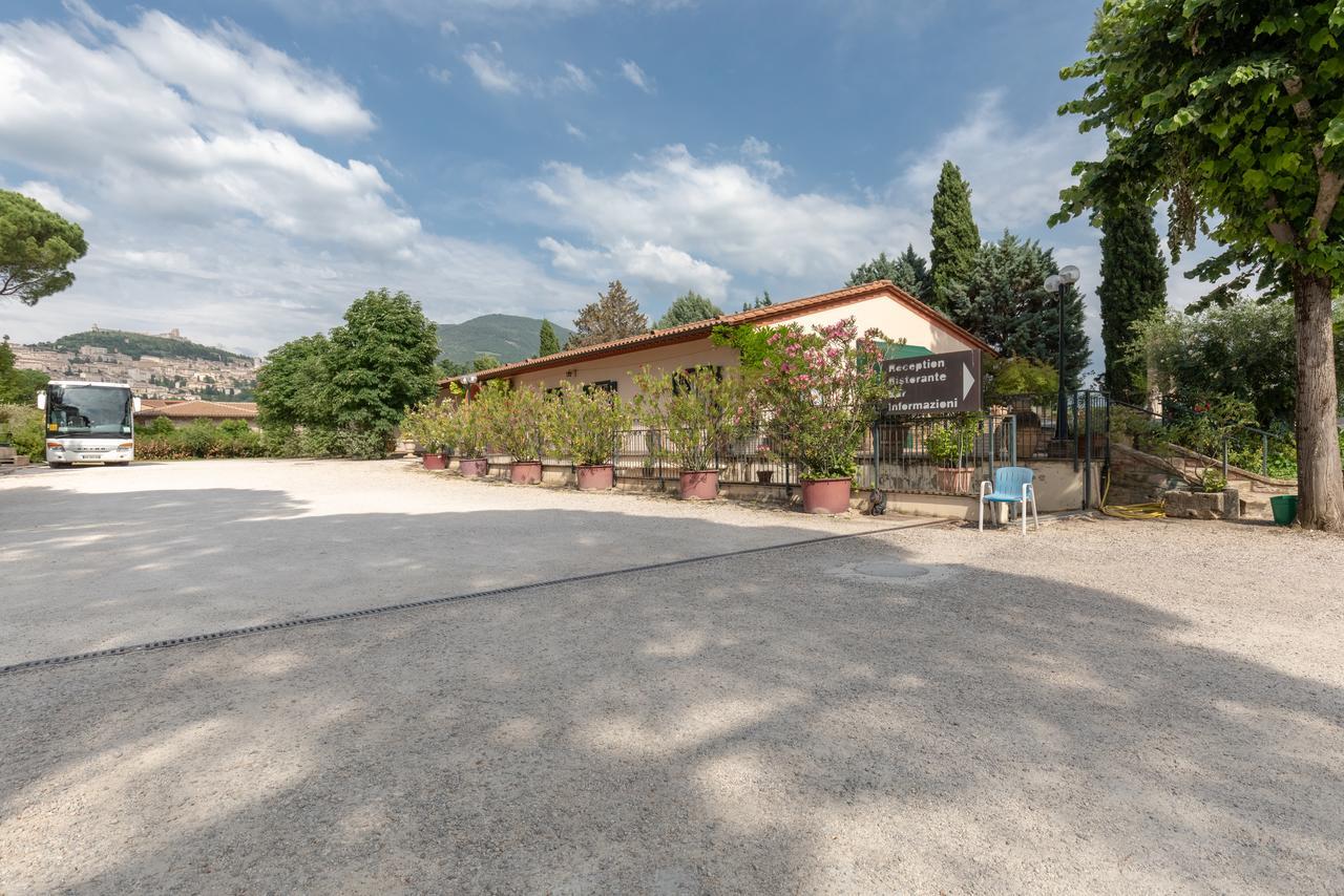 Hotel Villa Elda Асизи Екстериор снимка