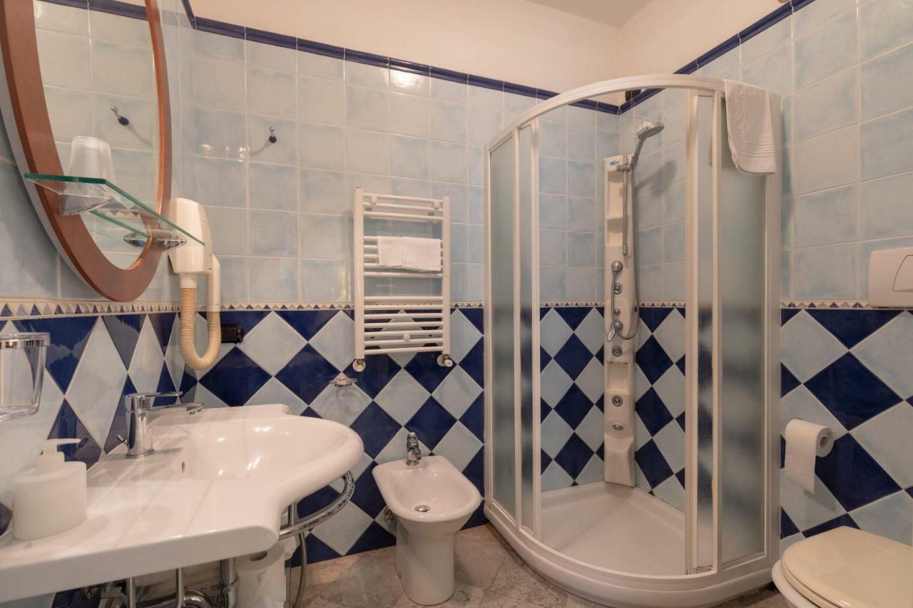 Hotel Villa Elda Асизи Екстериор снимка
